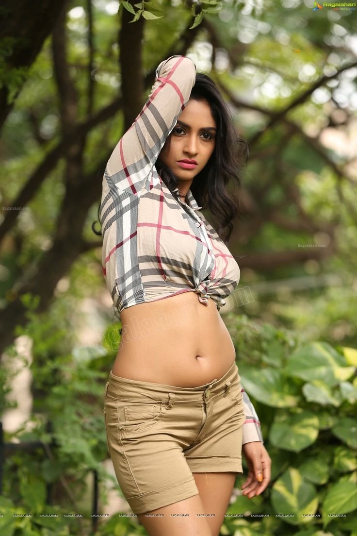 Pooja - High Profile Escort in India | Age 23 | City Escorts